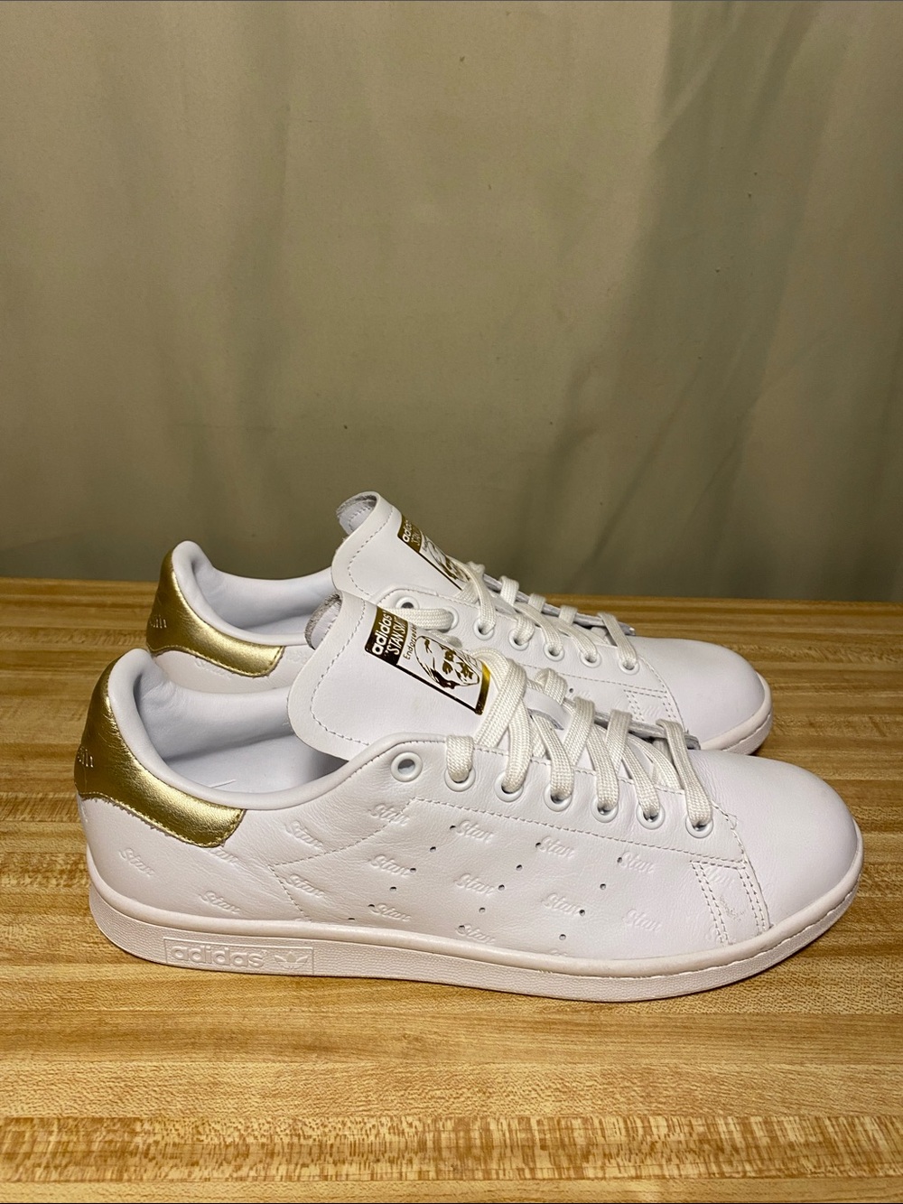 Adidas Stan Smith All Over Debossed Logo White Metallic Gold EF6853 WMNS 10.5